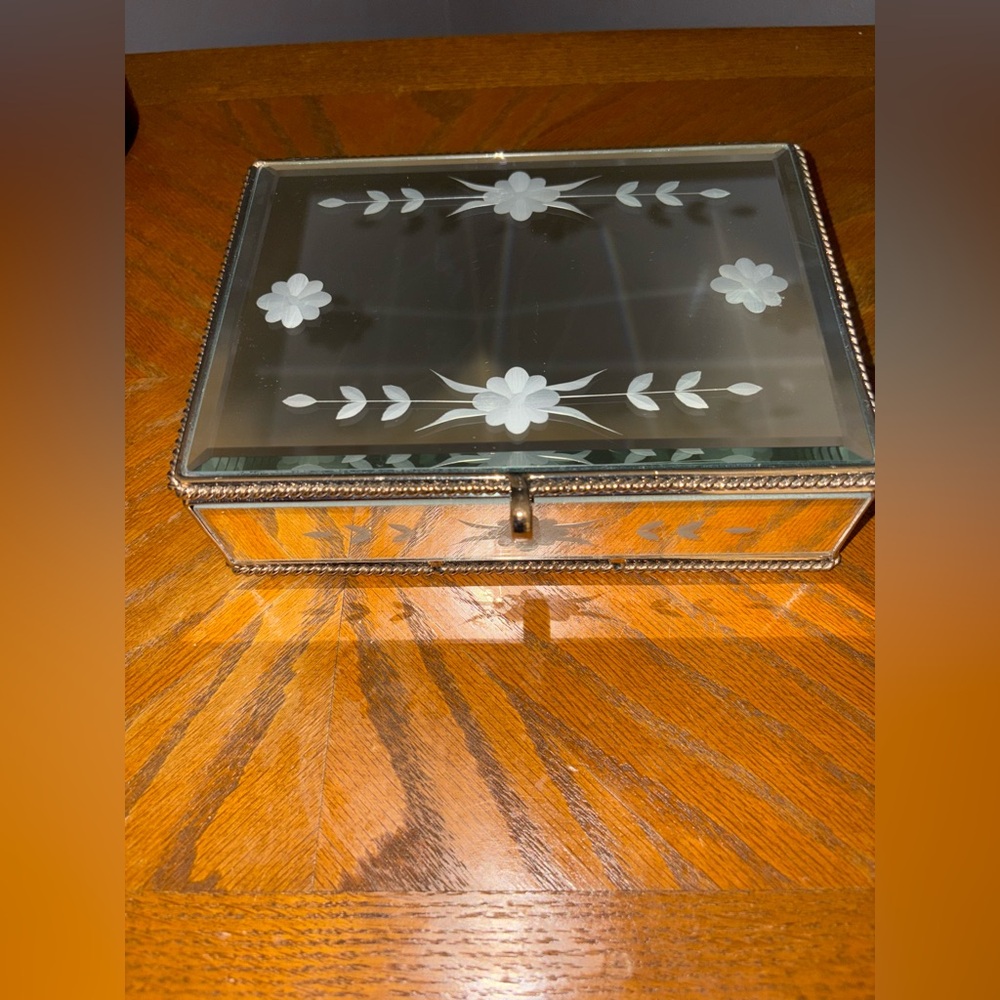 Etched Glass Mirrored Jewelry Bag